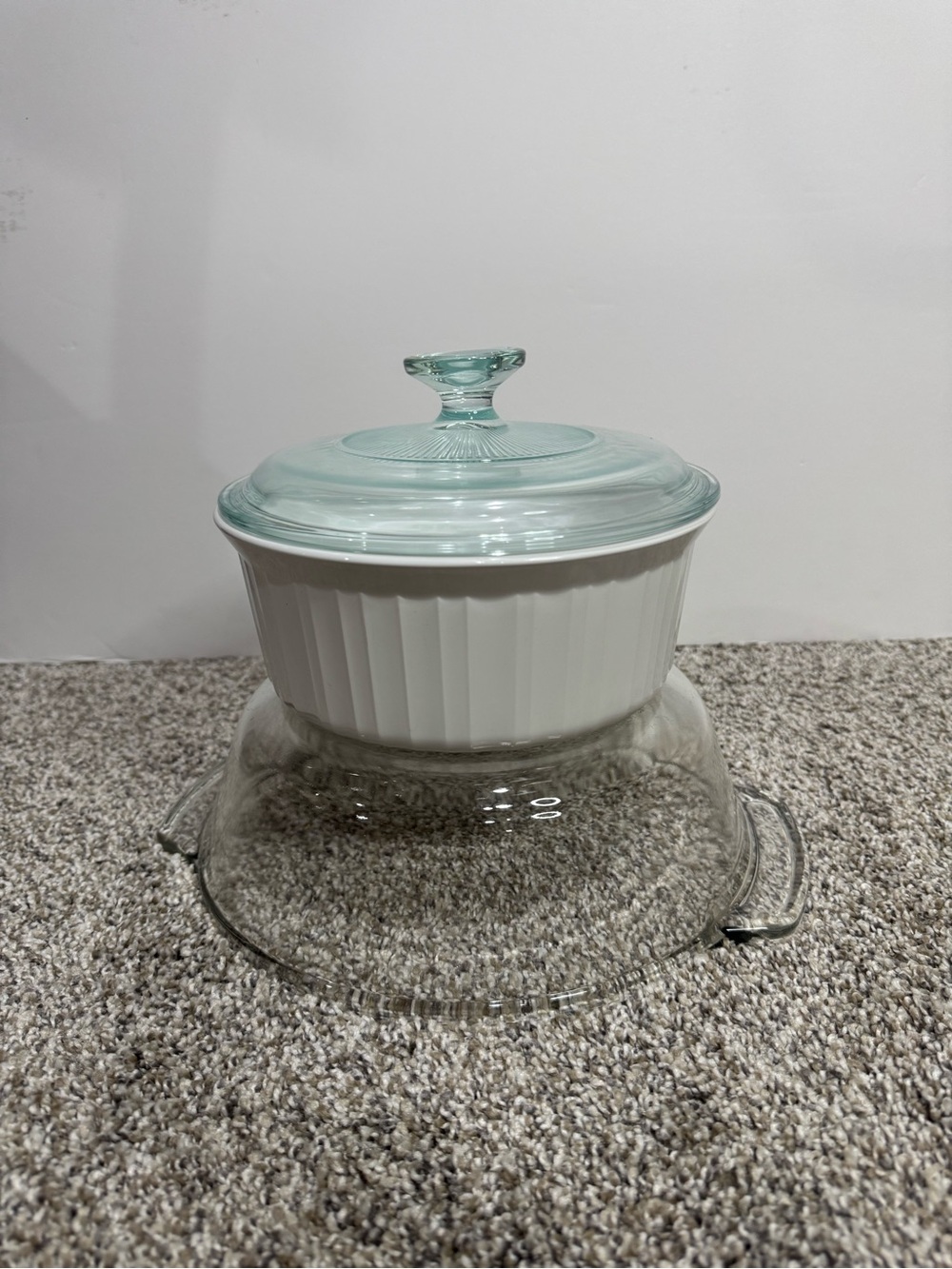 White Corningware 1.6 Liter Ceramic Covered Casserole Dish